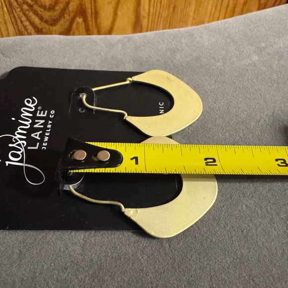 Jasmine Lane Statement Dangle Earrings - Picture 4 of 5